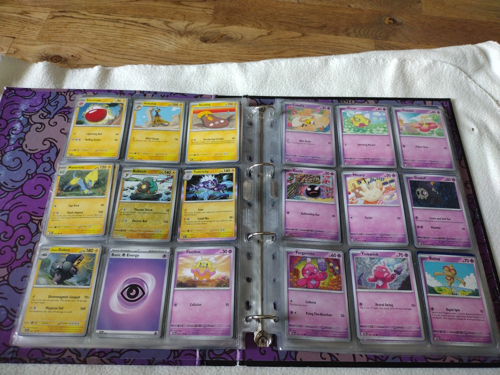 Pokémon boek plus pokémon kaarten, Ophalen of Verzenden, Gebruikt, Album of Boek