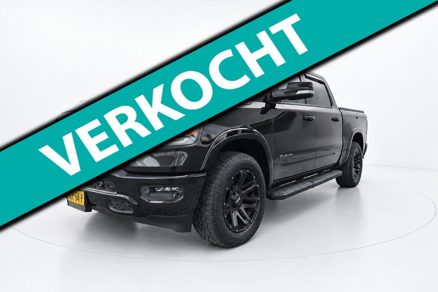 Dodge Ram 1500 5.7 V8 4x4 Crew Cab 6'4 LUCHTVERING LPG, Auto's, Automaat, Gebruikt, 5654 cc, Zwart