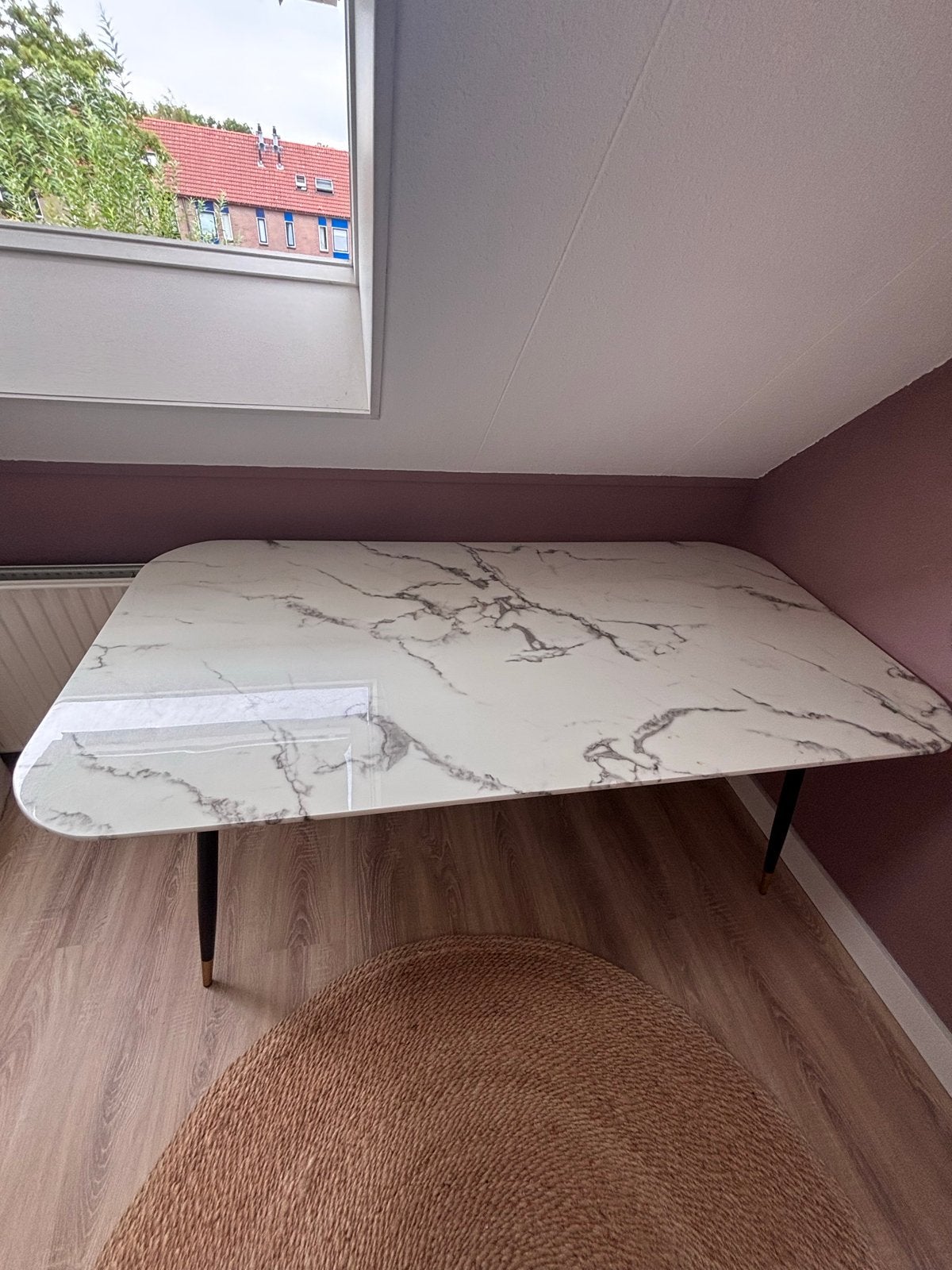 Eettafel marmerlook glasplaat met zwarte/gouden poten, Huis en Inrichting, Tafels | Eettafels, Ophalen, Marmer, 50 tot 100 cm