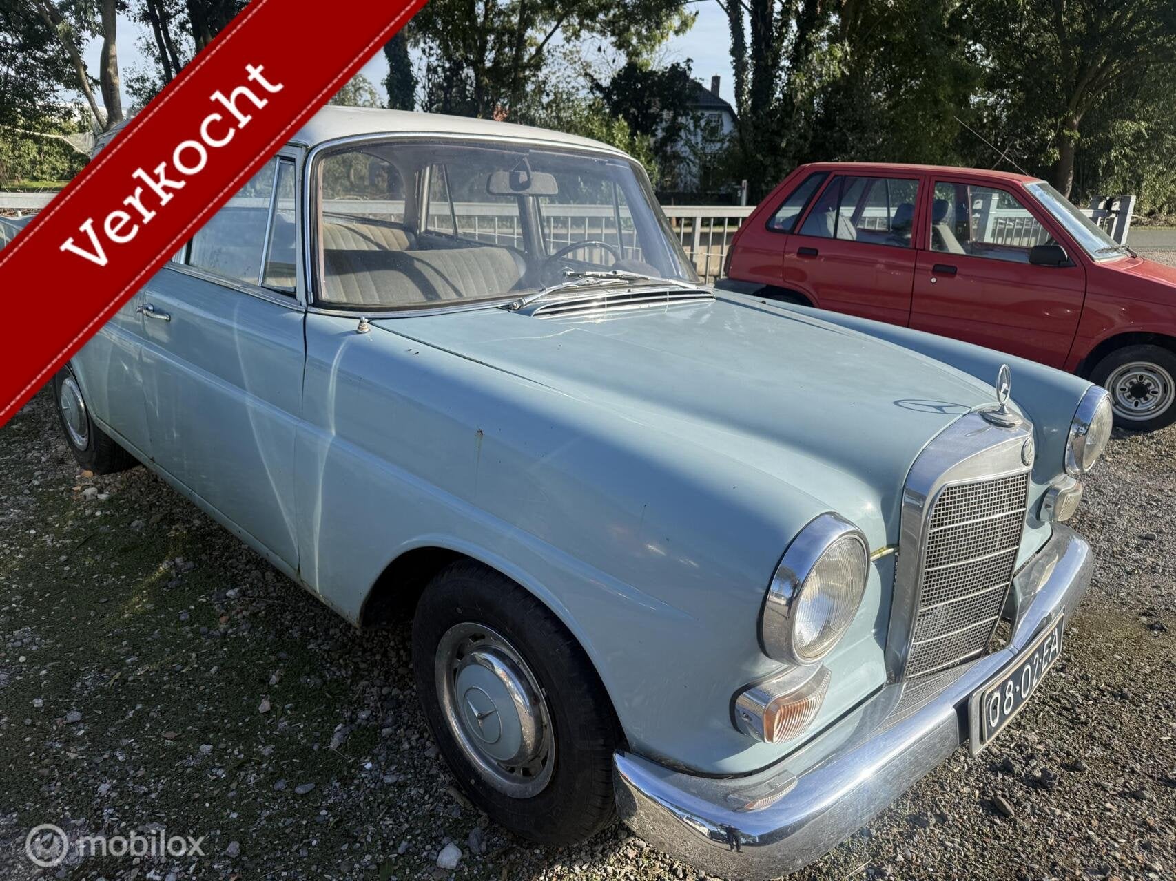 Mercedes W110 Heckflosse Projectwagen, Auto's, Overige carrosserieën, Blauw, Bedrijf, Handgeschakeld