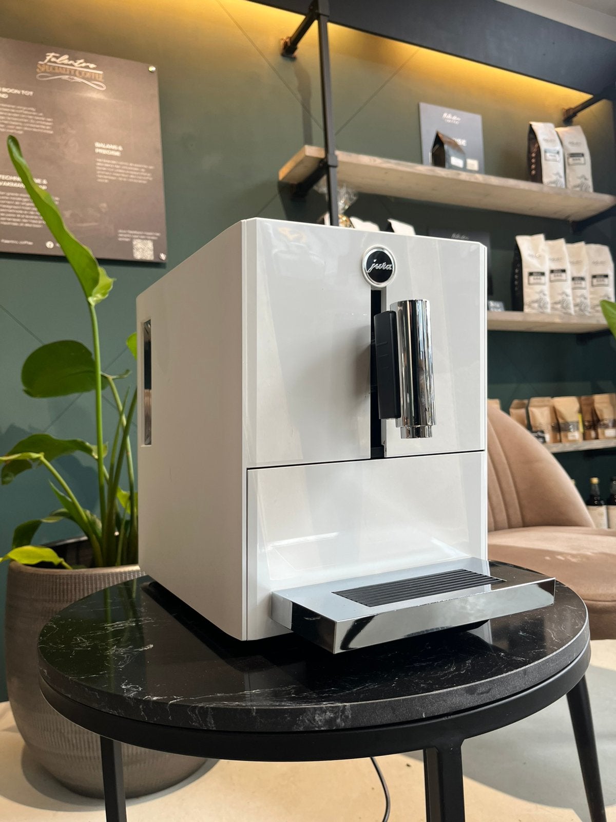 Jura A1 - Piano White - Refurbished - Garantie, Witgoed en Apparatuur, Koffiezetapparaten, Afneembaar waterreservoir, Jura, 10 kopjes of meer