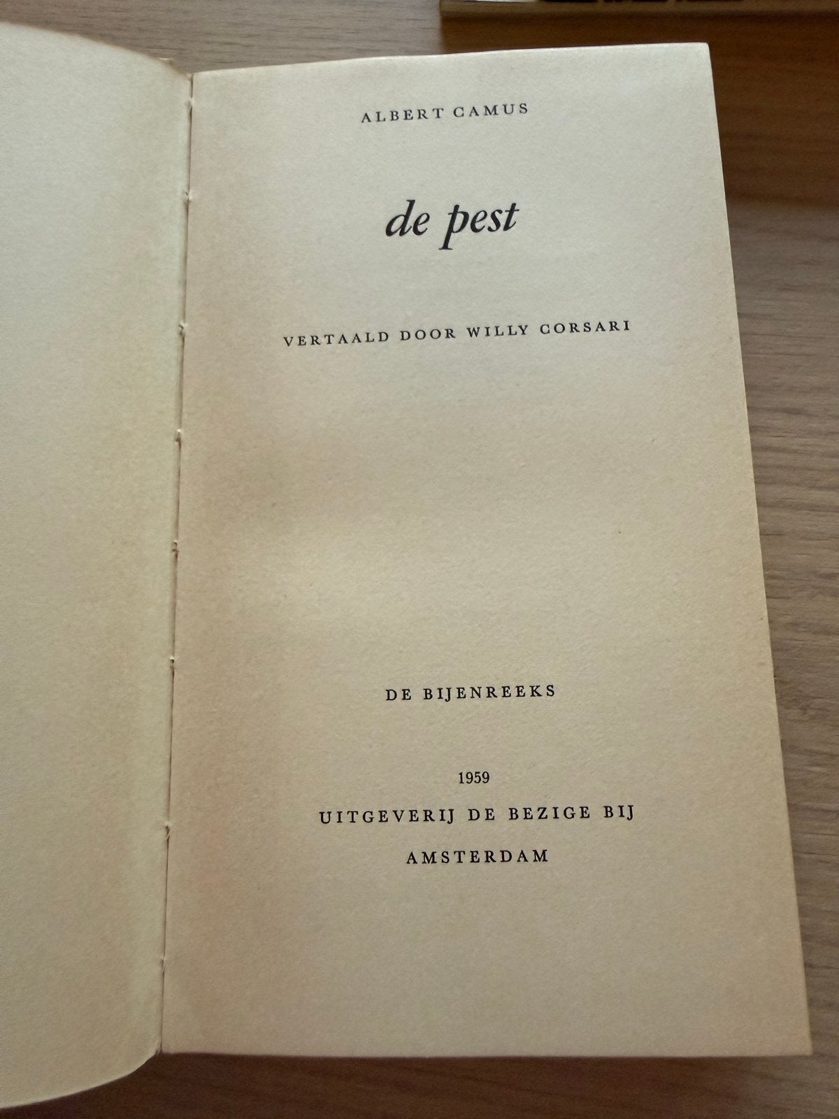 La Peste - Albert Camus - Zesde Druk, Boeken, Literatuur, Gelezen, Nederland, Ophalen of Verzenden