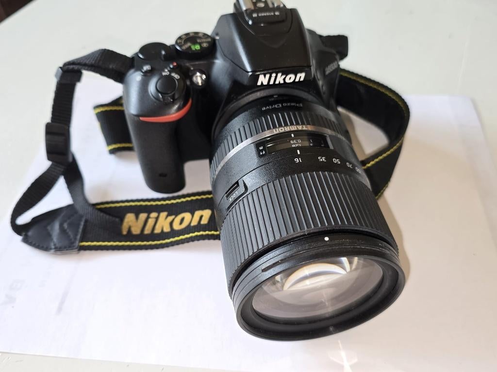 zgan  Nikon D5500 bocy + Tamron 16-300mm PZD All-in-one Set, Spiegelreflex, Ophalen of Verzenden, Zo goed als nieuw, Nikon