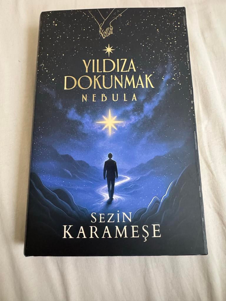 Turkse Boek: Yildiza Dokunmak Nebula met poster en boekenleg, Ophalen of Verzenden, Zo goed als nieuw, Wereld overig