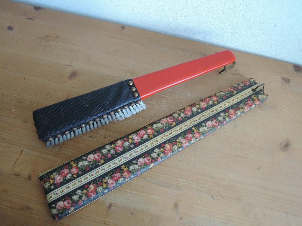 Vintage kledingborstel op hanger, Ophalen of Verzenden