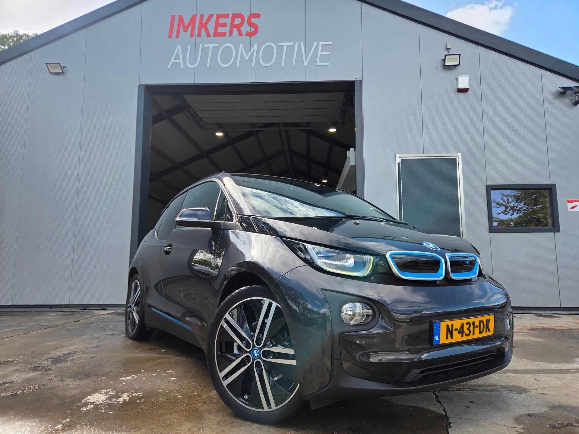 BMW I3 Basis Comfort Advance 22 kWh PANO | Leer | Stoelverw., Auto's, Automaat, Achterwielaandrijving, Gebruikt, 43 €/maand