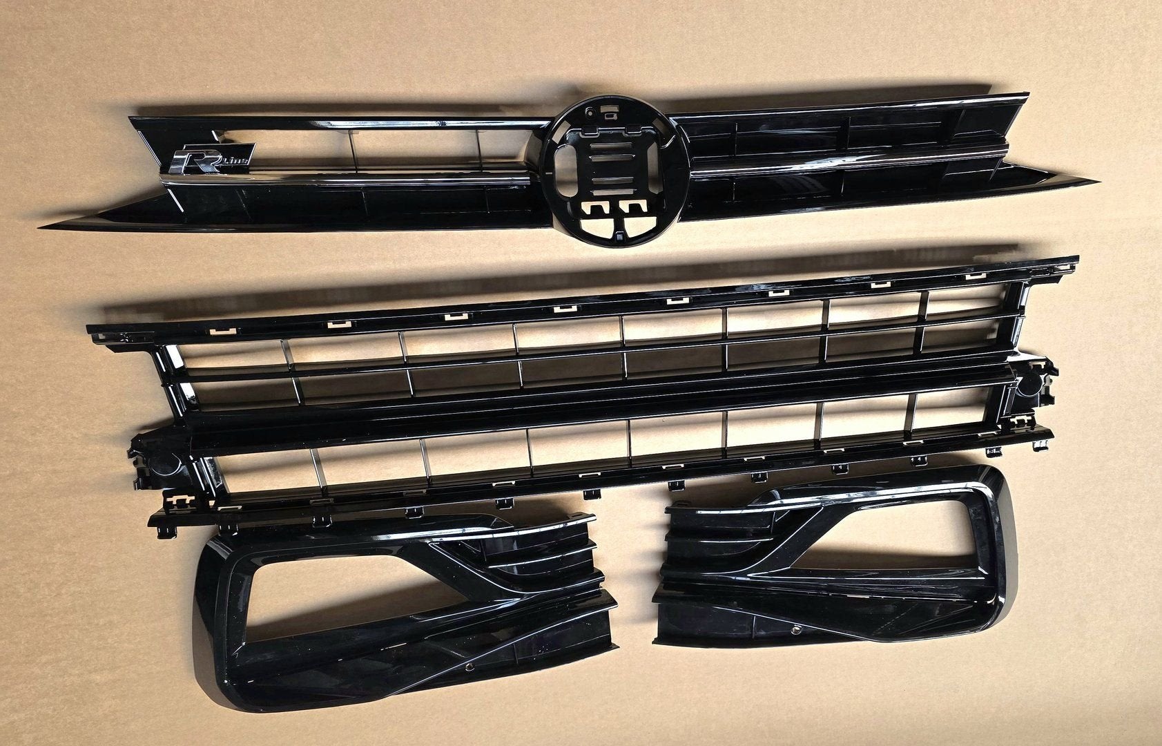 Bumper Roosters Set Grille VW POLO 2G R-LINE NIEUW bj.2017-, -, Voor, Nieuw, Ophalen of Verzenden