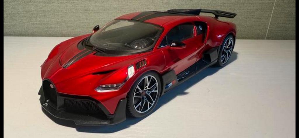 Bugatti Divo, Hobby en Vrije tijd, Modelauto's | 1:18, Ophalen of Verzenden, Zo goed als nieuw, Bburago