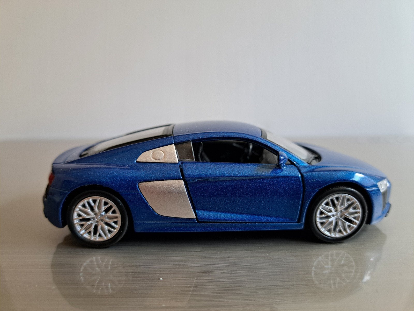 Audi R8, V10 schaal 1:43, nieuw, Ophalen of Verzenden, Nieuw, Auto, Overige merken