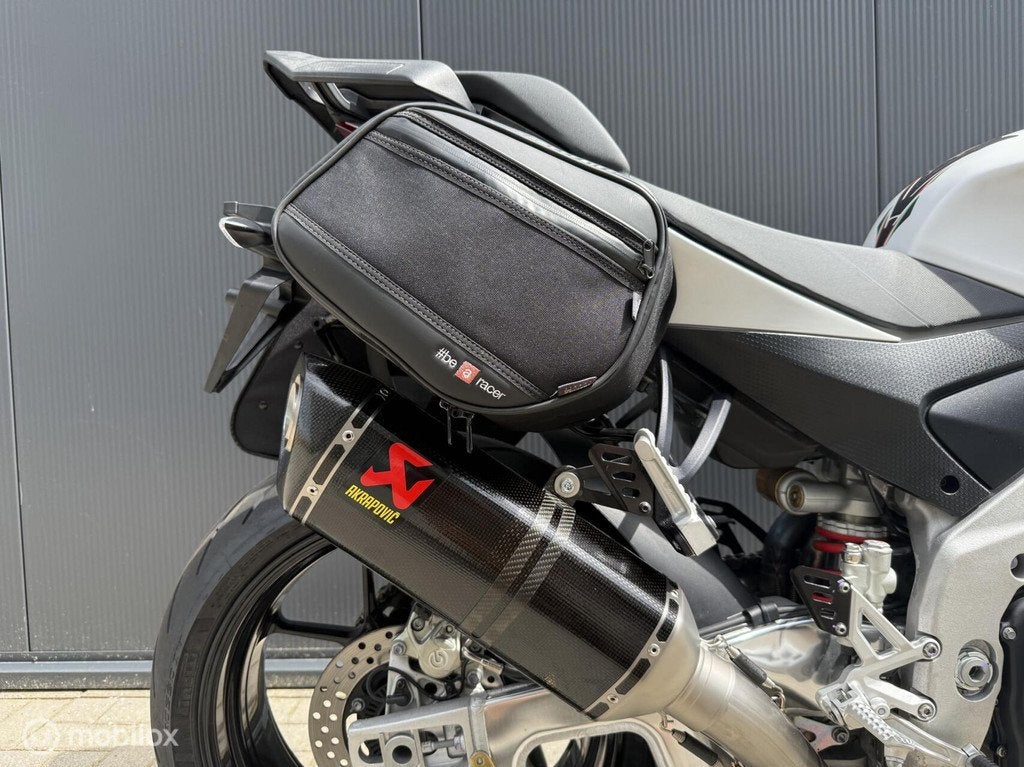 €1.500 korting & gratis Akrapovic Aprilia Tuono V4 1100, Traction Control, 1077 cc, Via Michelangelo 1 Noale, Aprilia
