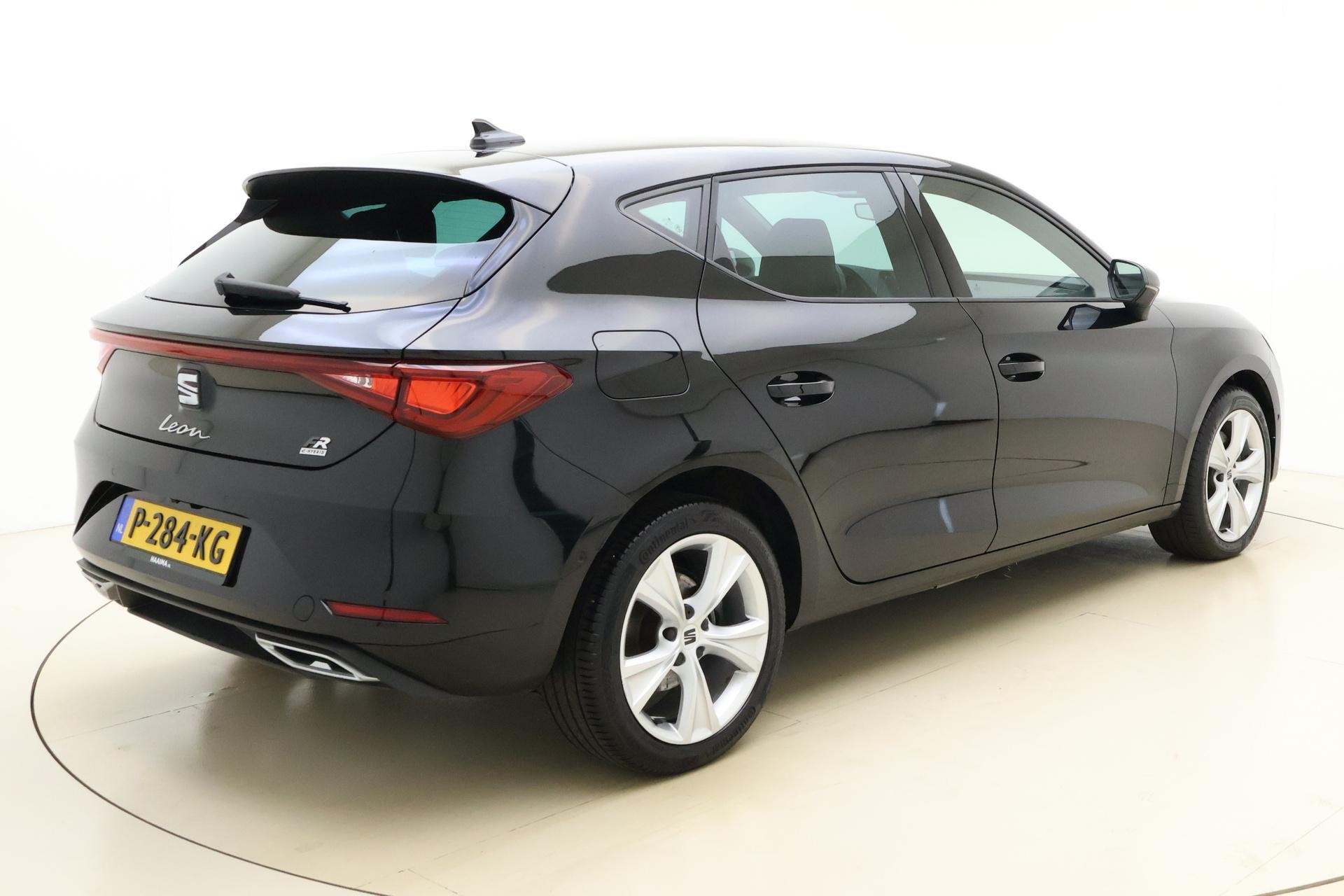 SEAT Leon 1.4 TSI eHybrid 204pk Automaat PHEV FR | Navigatie, Auto's, Stof, Gebruikt, Leon, Zwart