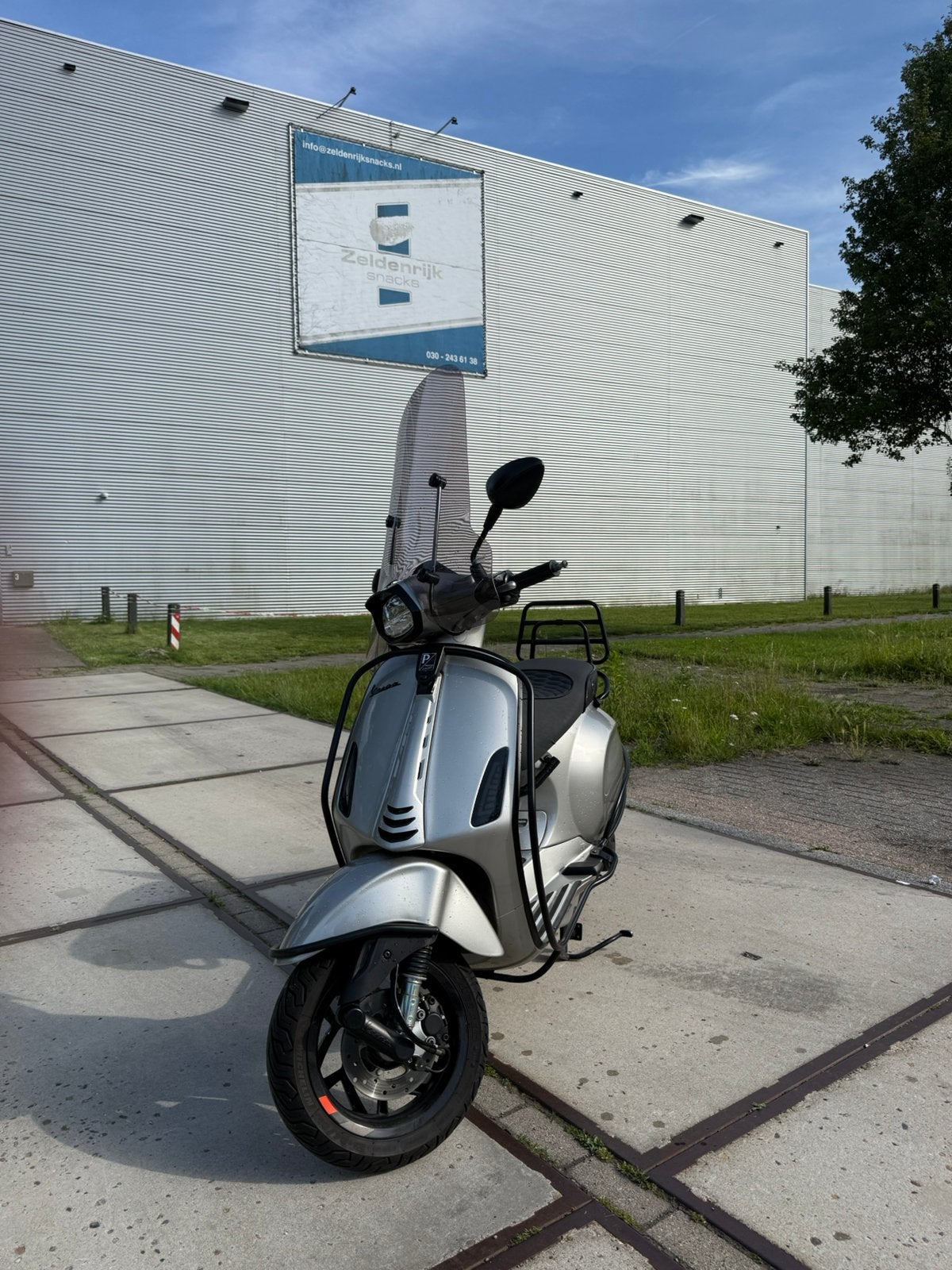 Vespa Sprint 2025 Facelift Full Option – White Gold, Ophalen, Overige modellen, Zo goed als nieuw, Benzine