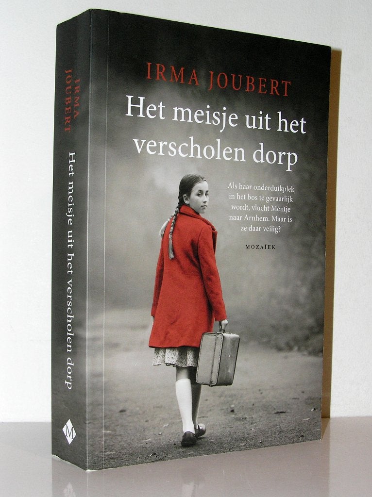 Irma Joubert - Het meisje uit het verscholen dorp (herdruk), Boeken, Ophalen of Verzenden, Zo goed als nieuw
