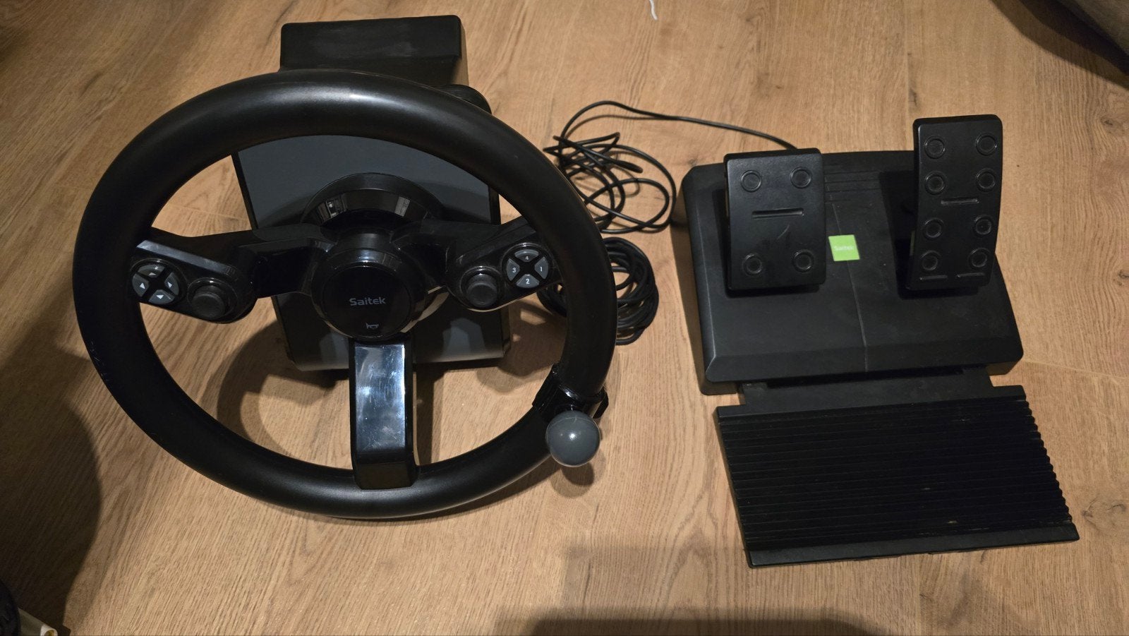 Teab. Saitek Heavy Duty Stuur en Pedalen - Defect, Racestuur, Niet werkend, PC, Overige merken