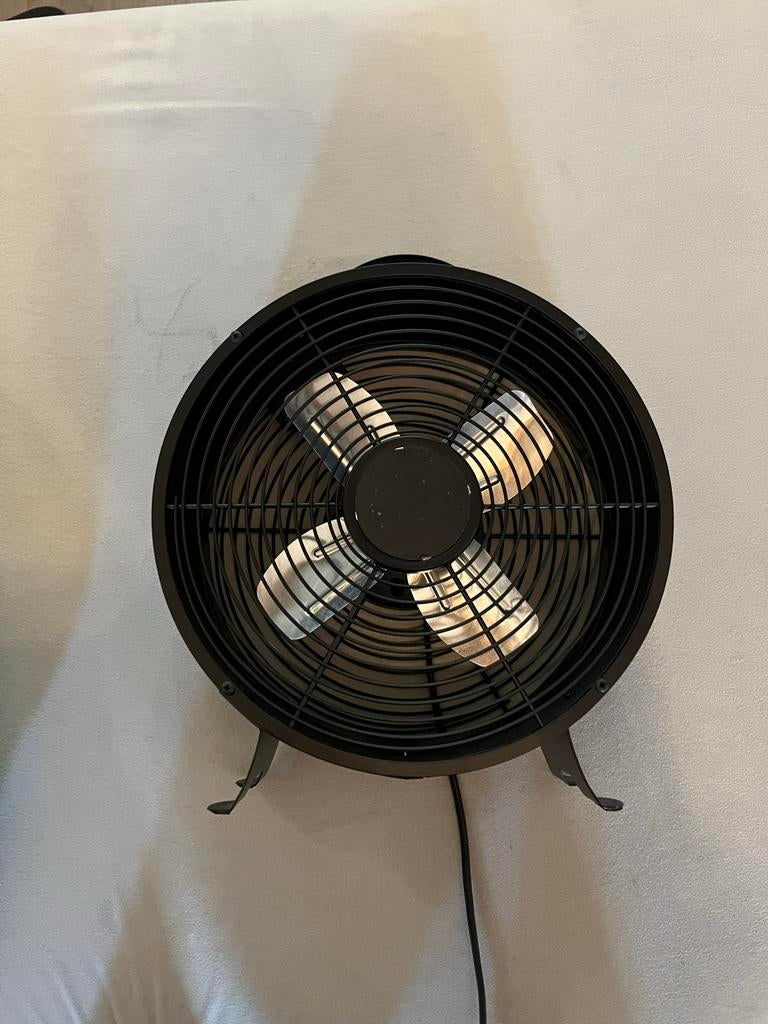Zwarte Vloerventilator - Krachtige Koeling, Witgoed en Apparatuur, Ophalen of Verzenden, Ventilator met afstandsbediening, Zo goed als nieuw