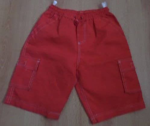 NIEUW: Sportief rood short maat 122/128, Kinderen en Baby's, Ophalen of Verzenden, Nieuw, Jongen, Broek