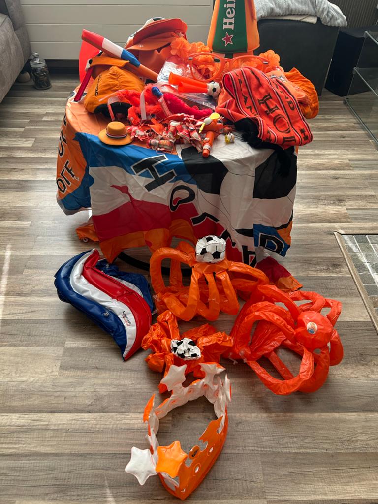 Groot Oranje Fanpakket voor EK/WK Voetbal of Koningsdag, Ophalen of Verzenden, Gebruikt, Feestartikel, Oranje of Koningsdag