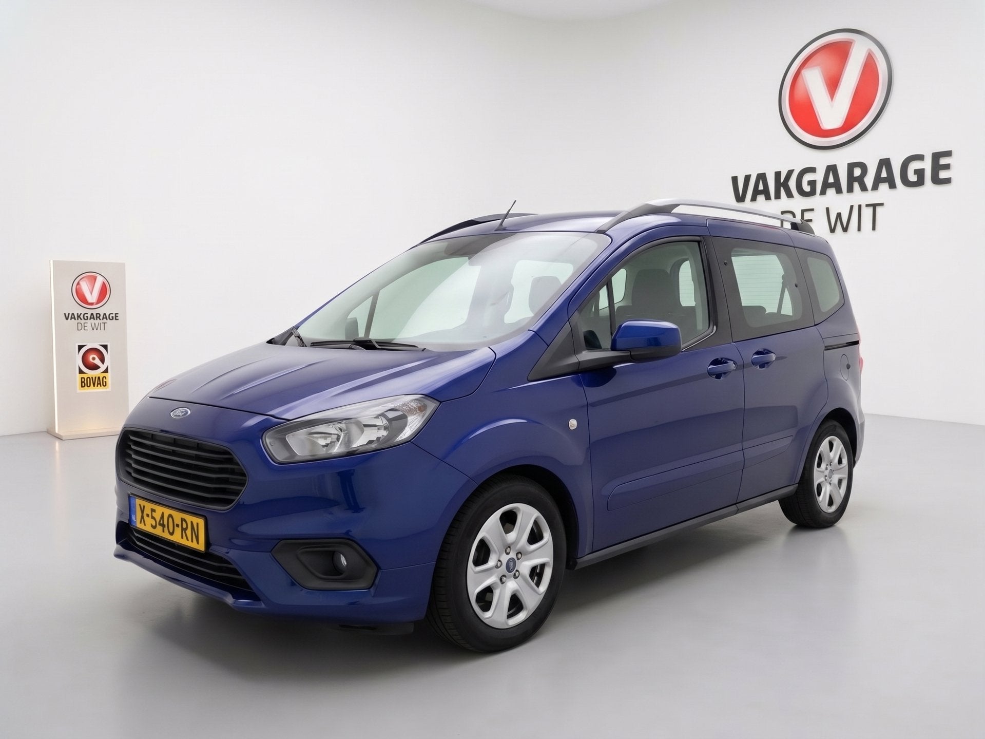 Ford Tourneo Courier 1.0 Titanium, Auto's, Ford, Stof, Gebruikt, Blauw, 100 pk