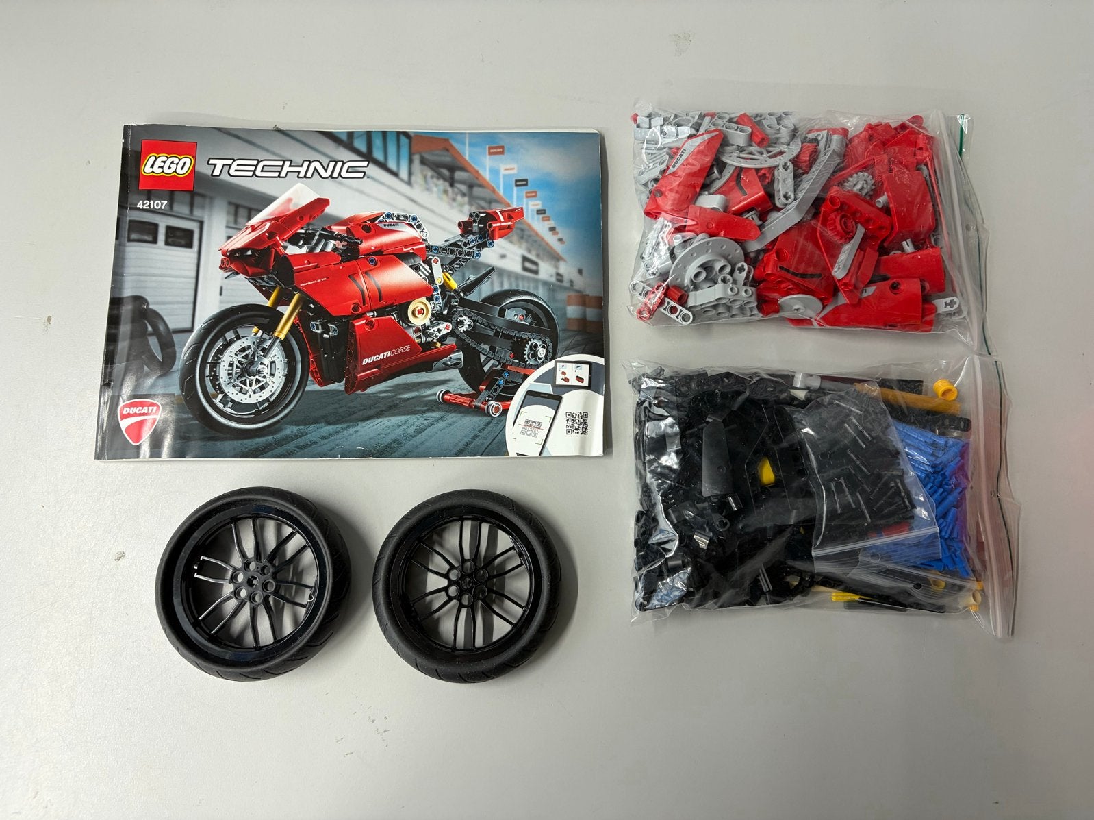 LEGO Technic Ducati Panigale V4 R (42107), Kinderen en Baby's, Speelgoed | Duplo en Lego, Lego, Compleet, Ophalen of Verzenden