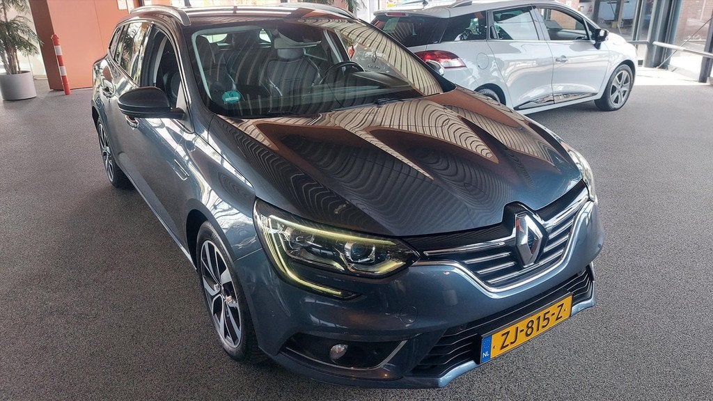 RENAULT Mégane Estate 1.3 TCe 140pk Bose, Voorwielaandrijving, Gebruikt, 4 cilinders, Parkeersensor