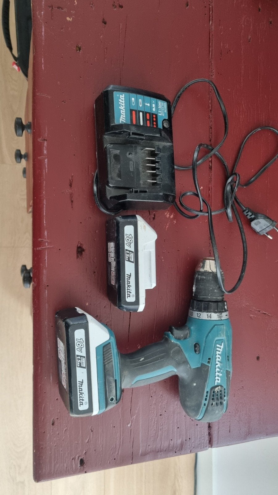 Makita DDF457D 18V Accuboormachine met 2 accu's en lader
