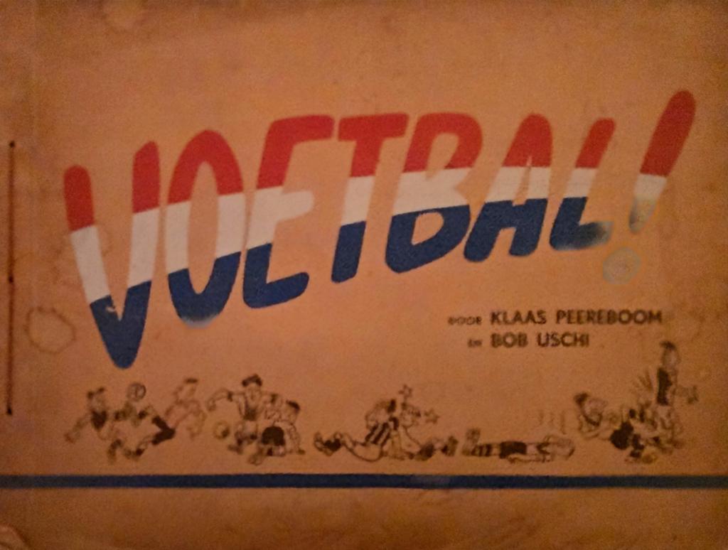 Voetbal. Peerenboom, Ushi., Ophalen of Verzenden, Gelezen, Balsport