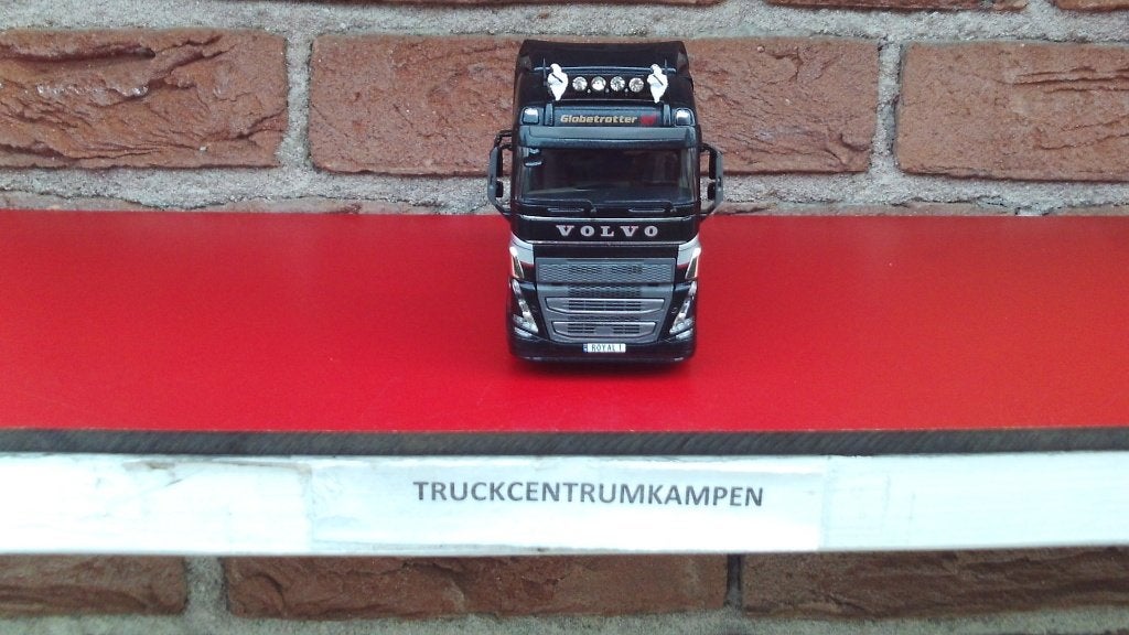 WSI  Volvo  FH5  Globetrotter  van  Royal  Edition., Ophalen of Verzenden, Nieuw, Bus of Vrachtwagen, Wsi