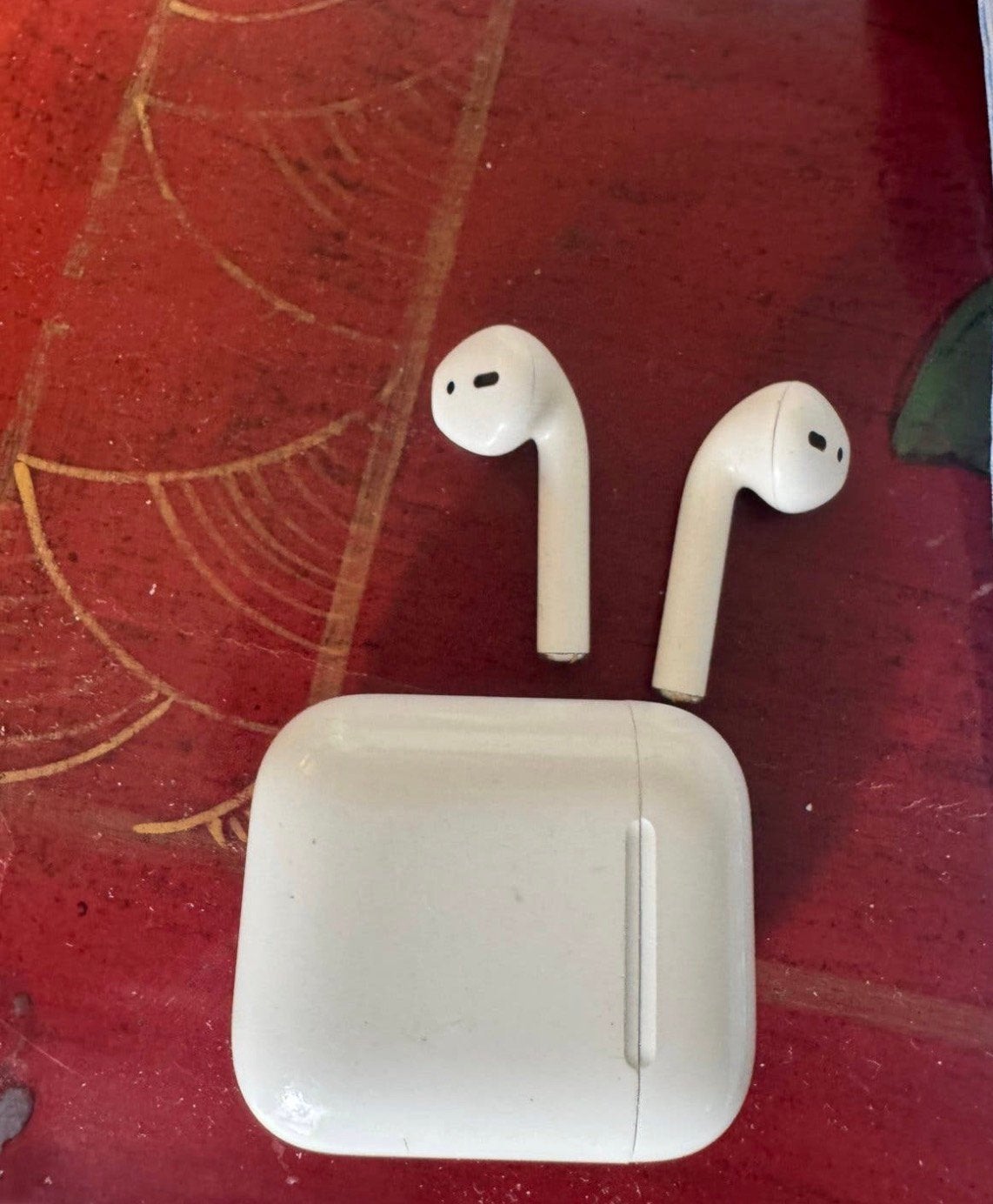 Originele Apple AirPods (1e/2e Generatie) met oplaadcase, Ophalen of Verzenden, Zo goed als nieuw