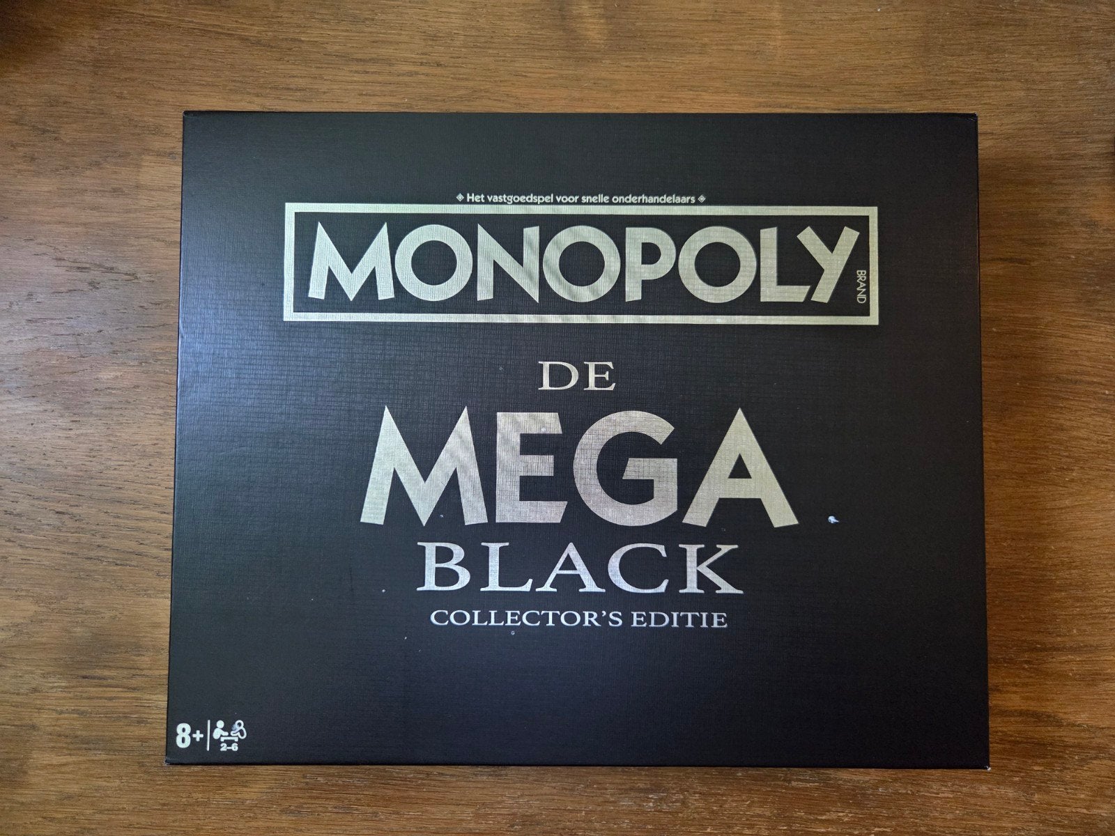 Monopoly De Mega Black - Collector's Editie, Ophalen of Verzenden, Zo goed als nieuw, Vijf spelers of meer, Hasbro