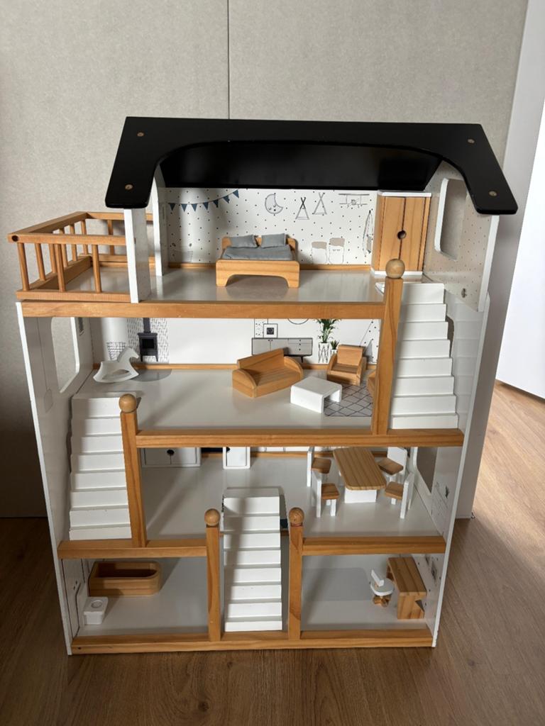 Poppenhuis - Petit Amelie - compleet met meubeltjes, Kinderen en Baby's, Speelgoed | Poppenhuizen, Ophalen, Zo goed als nieuw