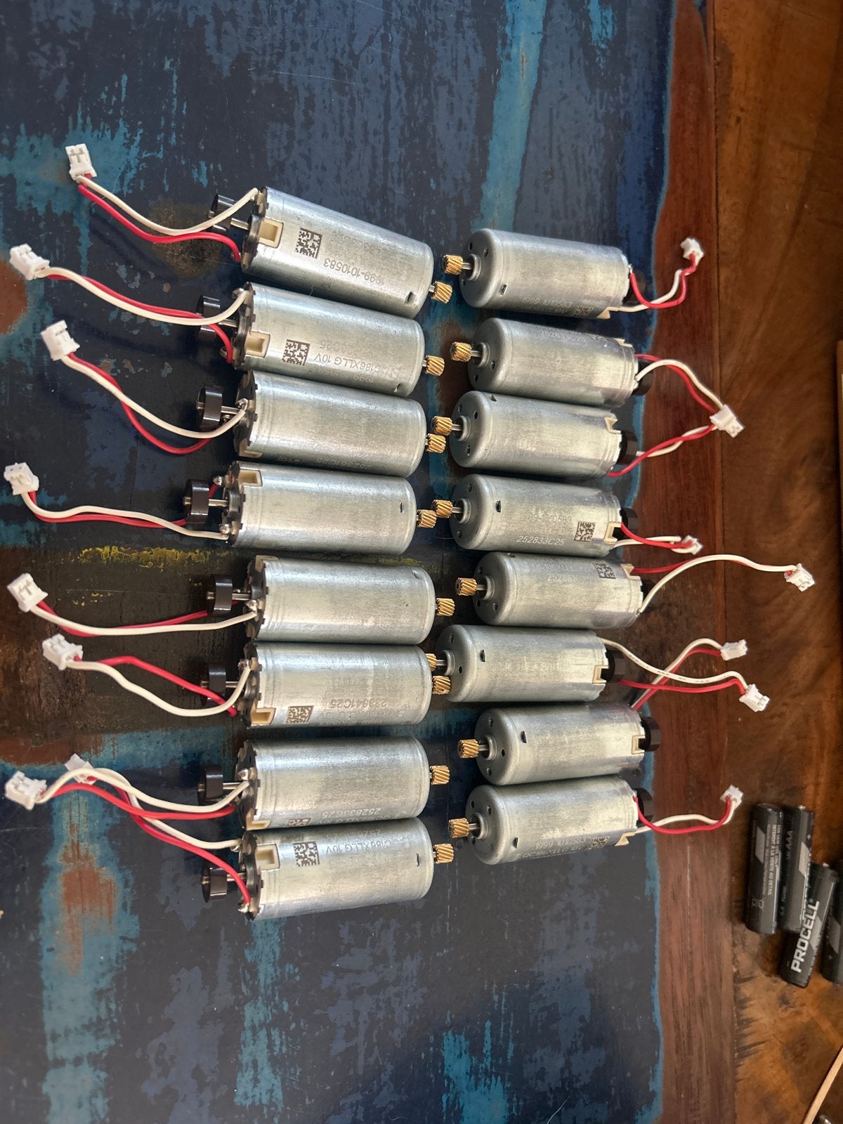 16 electromotoren €1 per stuk gelijkspanning 10volt, Ophalen, Gebruikt, Elektromotor, Minder dan 1400 rpm