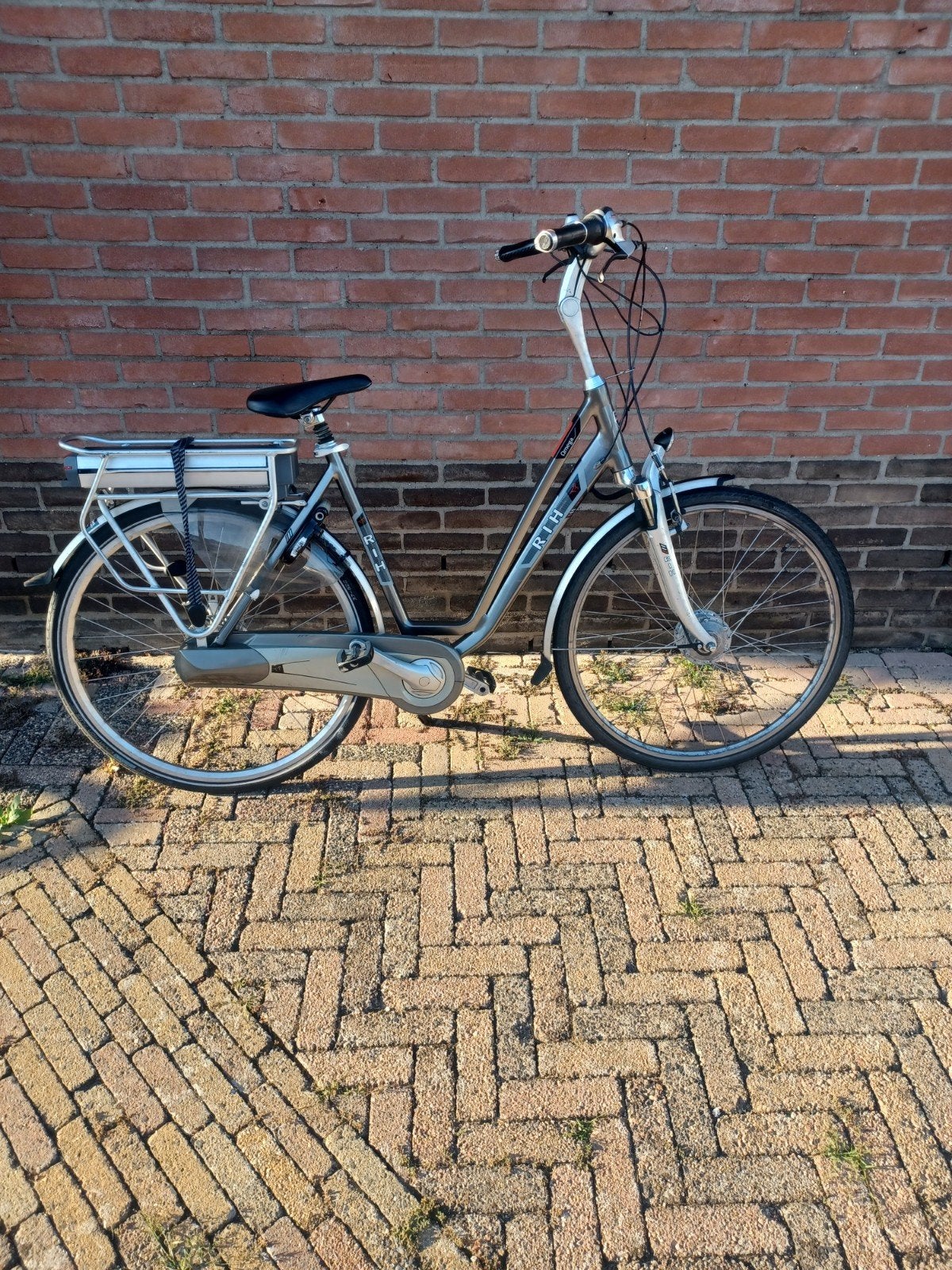 rih electrische damesfiets, Minder dan 10 versnellingen, 53 tot 56 cm, Zo goed als nieuw, Ophalen