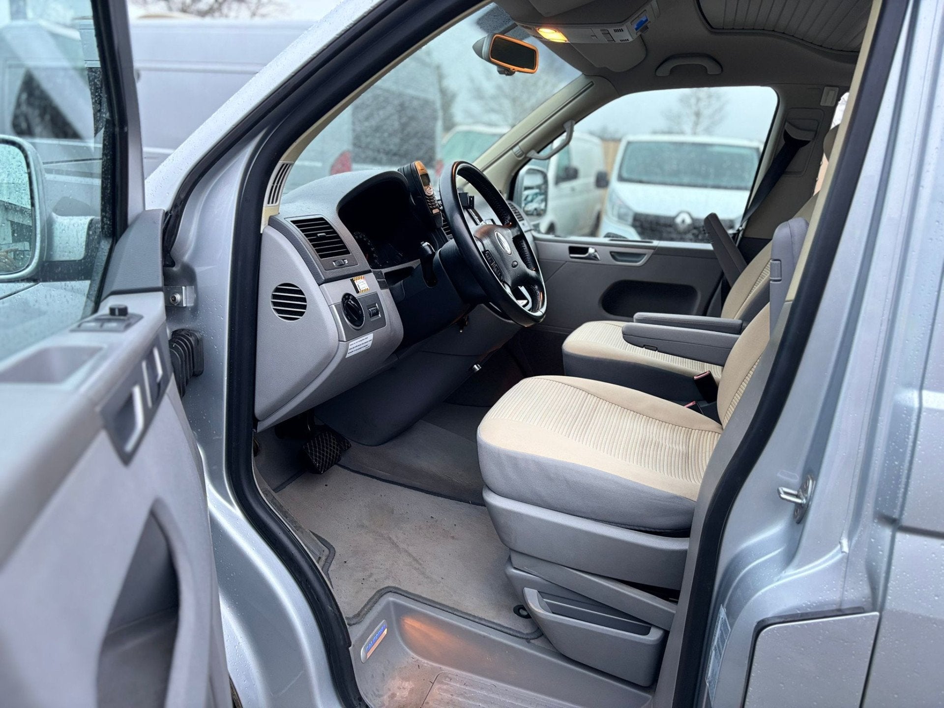 Foto 44 van Westfalia California 8pers elec,dak/deur PON onderhoud! 7HM