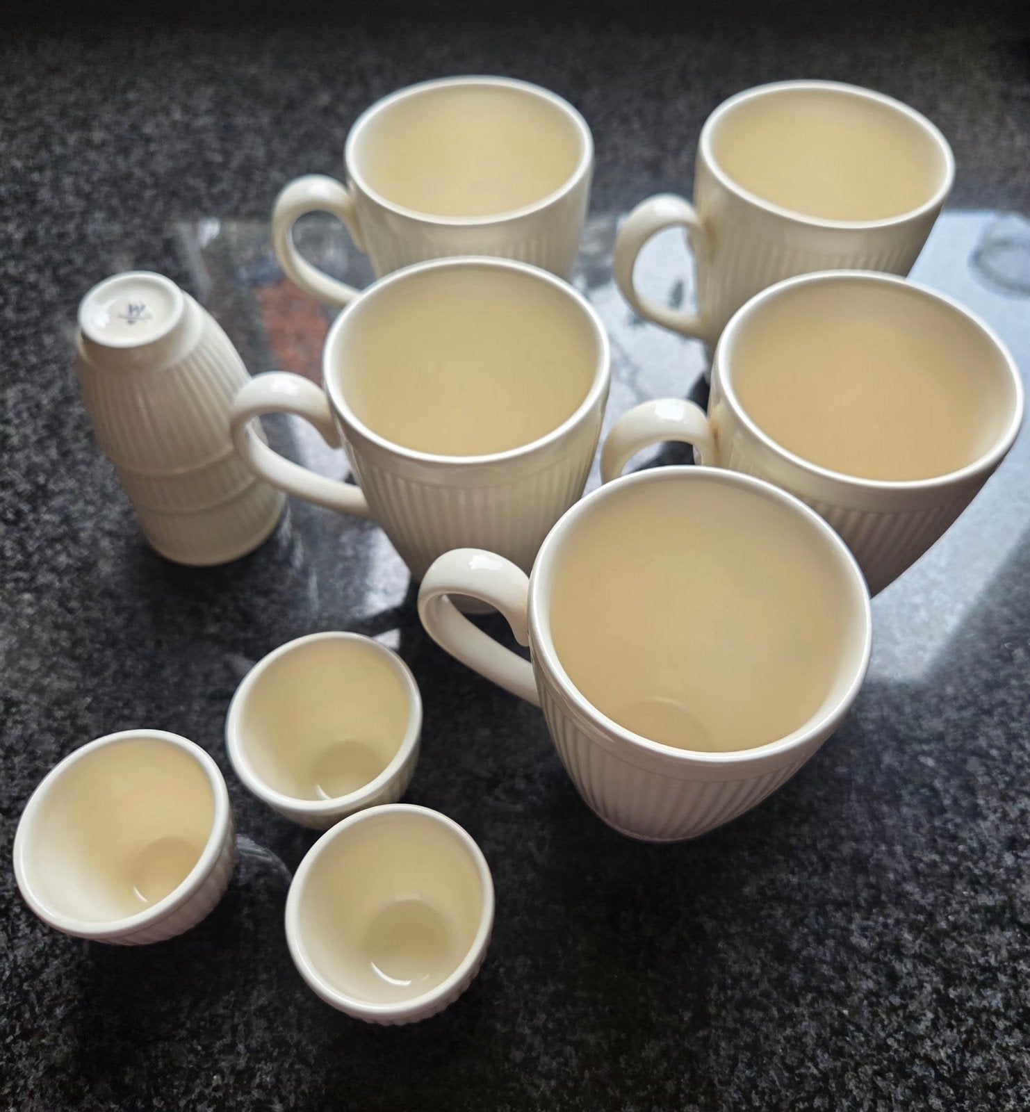 Wedgwood Windsor: nw 5 Mokken + 6  Eierdoppen (set of apart), Huis en Inrichting, Keuken | Servies, Klassiek, Zo goed als nieuw