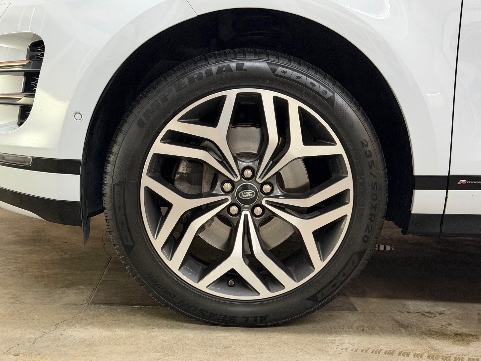 Range Rover Evoque 2.0 D180 AWD R-Dynamic HSE 2020 FIRST EDI, Auto's, Automaat, Gebruikt, 4 cilinders, 2000 kg