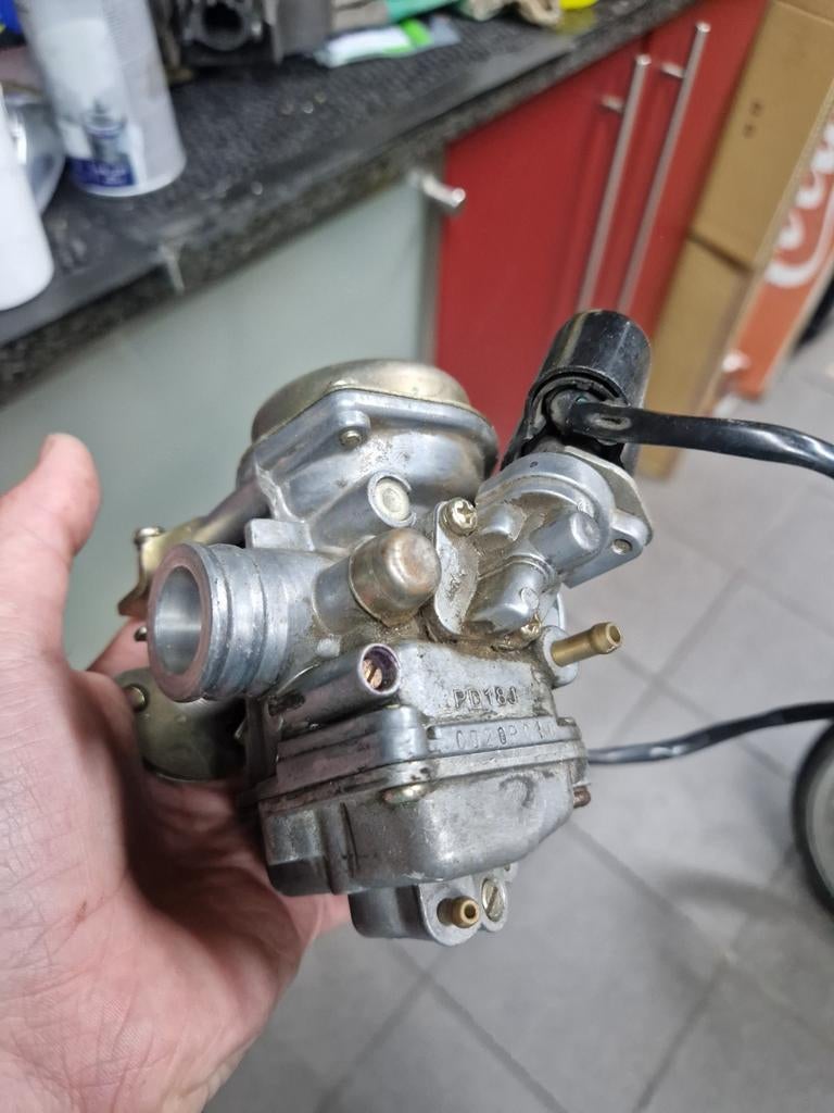4t carburateur compleet met choke, Ophalen, Zo goed als nieuw, Carburateur