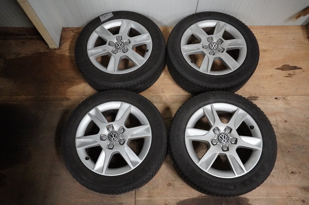 Originele Volkswagen 16 inch lichtmetalen velgen, Ophalen, Kalkovens 13, Info@vakgaragekamstra.nl, 17 inch