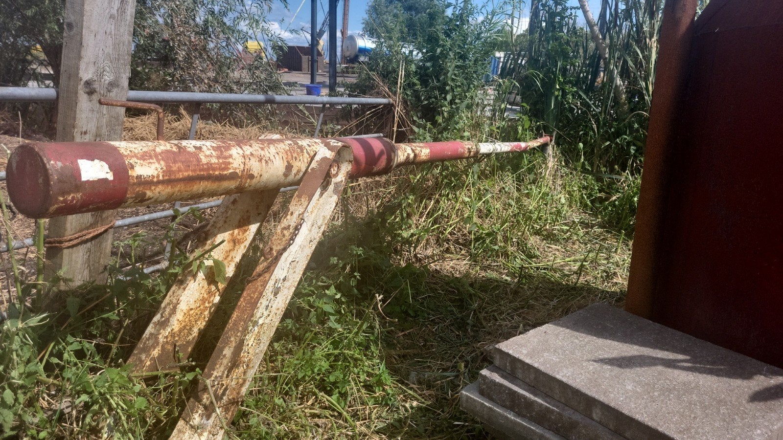 Handmatige slagboom - 500cm lengte, 375cm doorgang, Ophalen, Gebruikt, IJzer, Overige typen