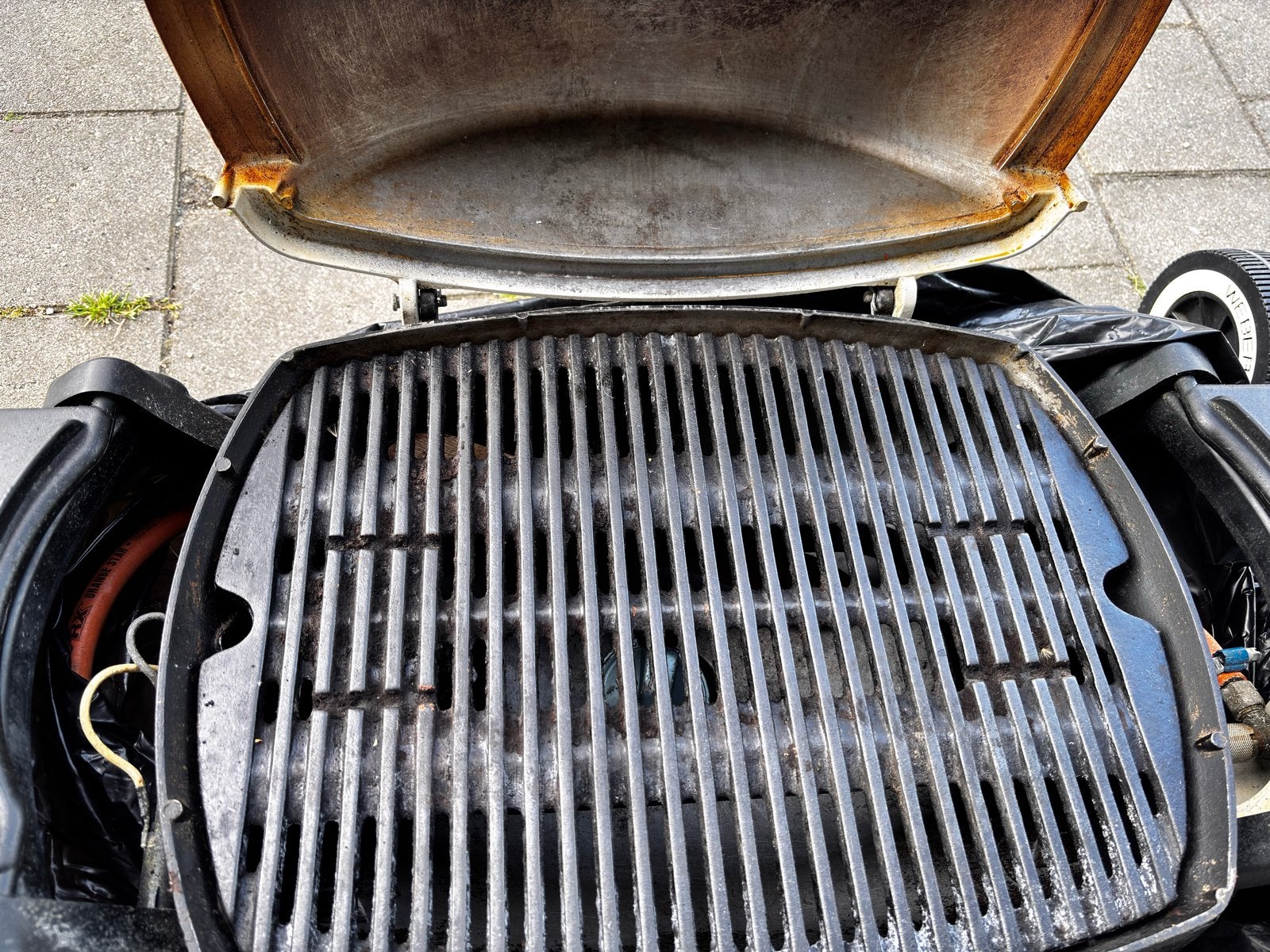 Weber Q2000 gasbarbecue met onderstel - Gebruikt, Tuin en Terras, Gasbarbecues, Ophalen, Gebruikt