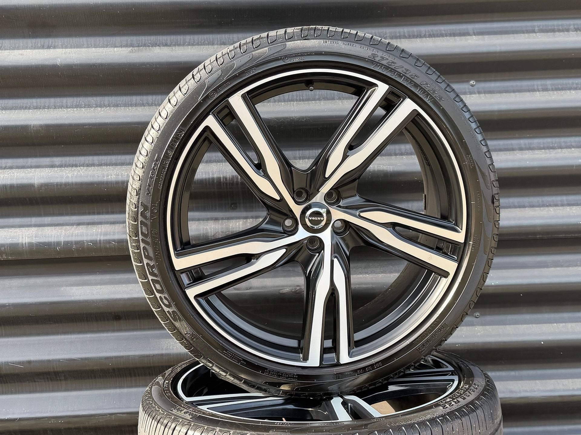 22 Orig  Volvo R Design velgen Xc90 T8 Pirelli banden, Gebruikt, -, -, Banden en Velgen
