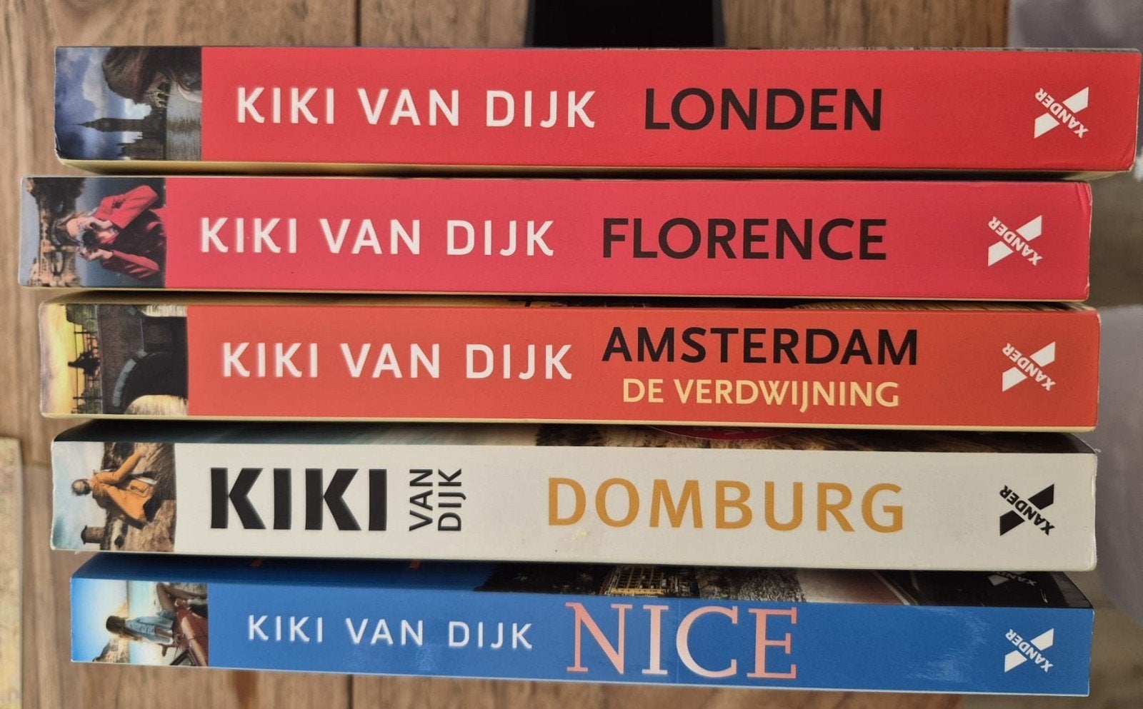 Kiki van Dijk Thriller Boekenpakket (5 boeken), Ophalen of Verzenden, Gelezen, Kiki van Dijk, Nederland