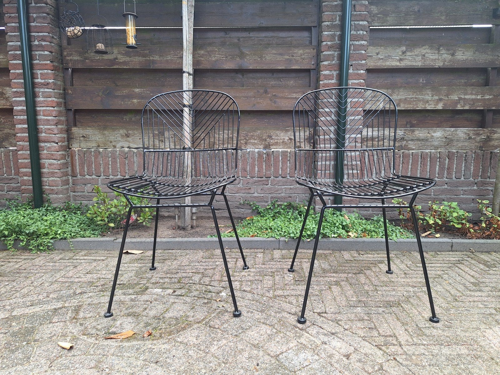 Twee stalen zwarte woonkamer stoelen, Ophalen, Metaal