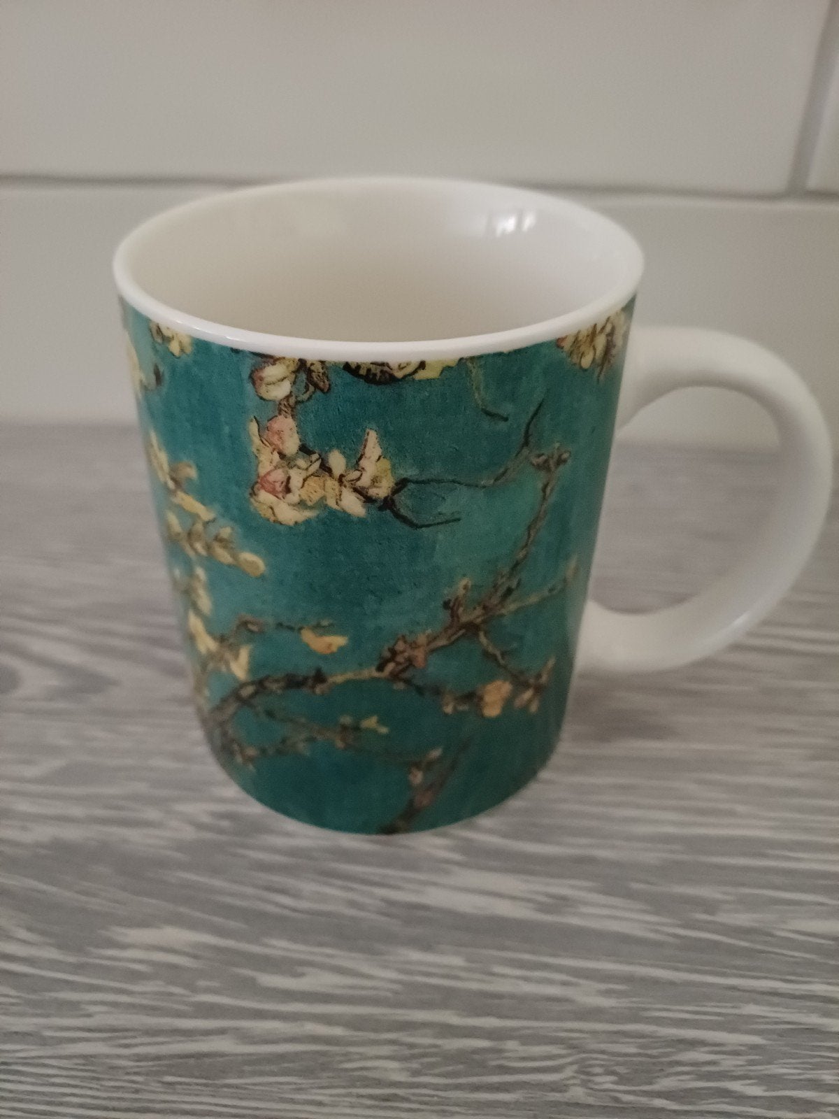 Beker met Van Gogh's Amandelbloesem, Keramiek, Ophalen of Verzenden, Zo goed als nieuw, Overige stijlen