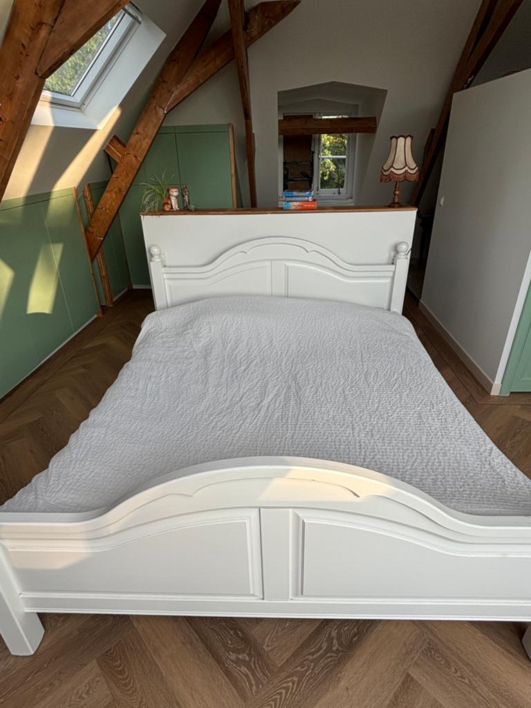 Massief houten bed 180 x 210, Ophalen, Gebruikt, 210 cm, Tweepersoons