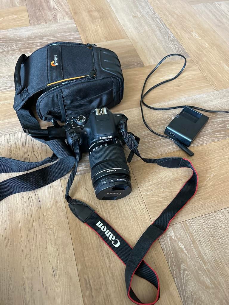 Canon EOS 750D met zoomlens EF S 18-135mm IS STM lens, Spiegelreflex, Canon, Ophalen of Verzenden, Zo goed als nieuw