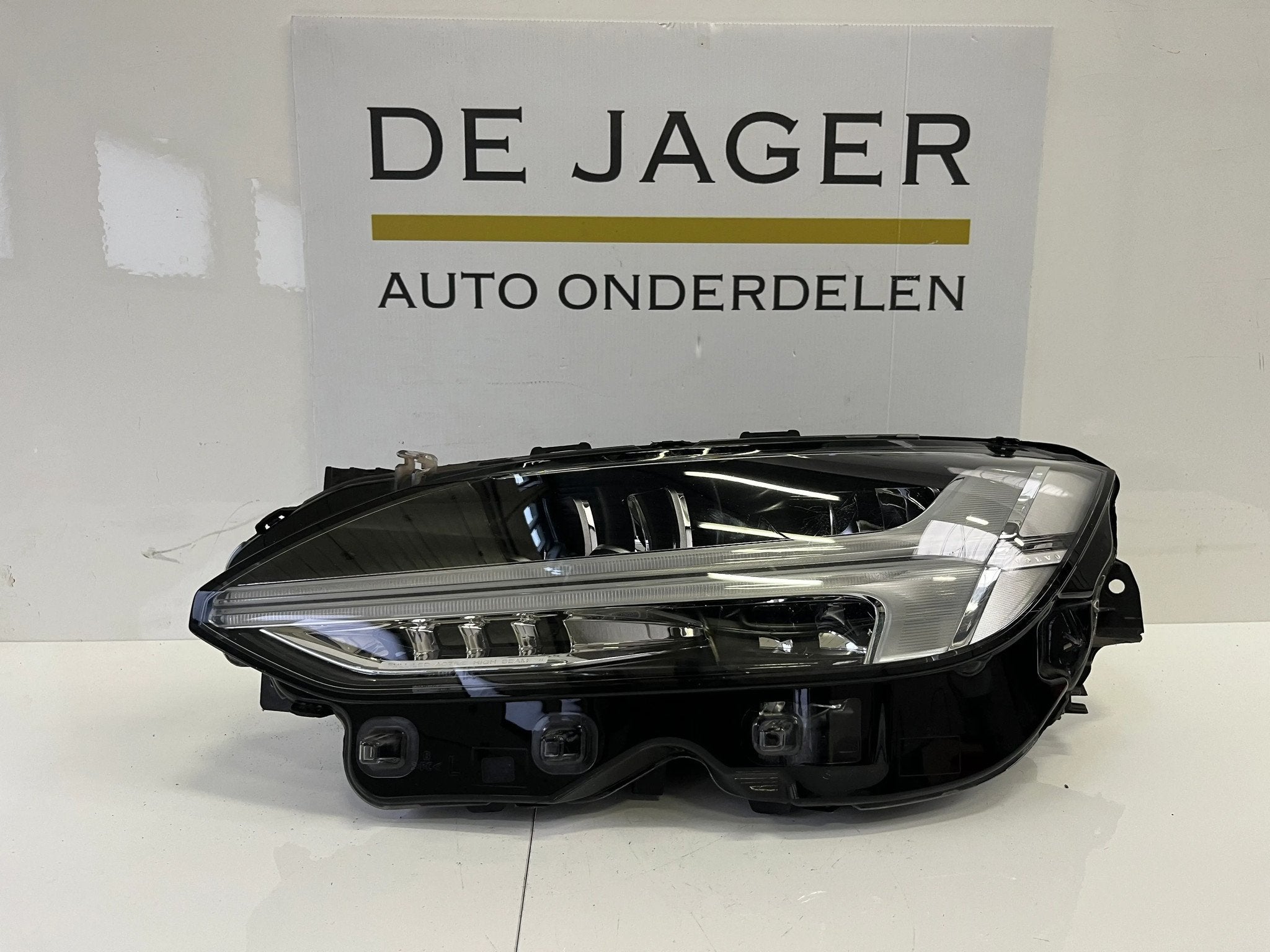 VOLVO V90 S90 FULL LED ACTIVE HIGH BEAM KOPLAM 31655185, Gebruikt, Gunnar Engellaus vag 8
405 31  Gothenburg, SE, Info@volvocars.com