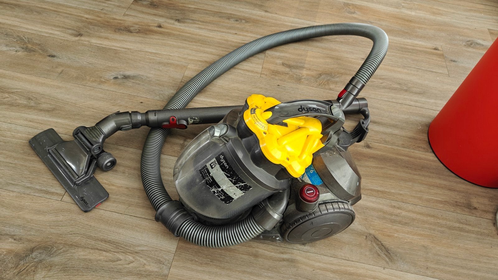 Dyson DC29 stofzuiger, Witgoed en Apparatuur, Ophalen, Gebruikt, 1200 tot 1600 watt