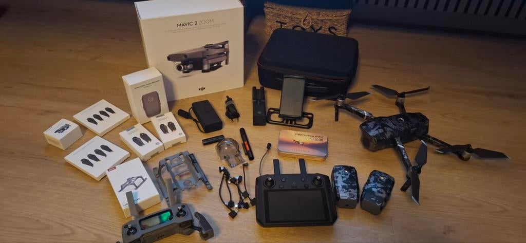 Dji mavic 2 zoom fly more combo + smart controller, Ophalen of Verzenden, Zo goed als nieuw, Overige typen