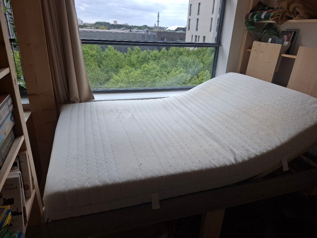 Matras (140x200) en bijpassend lattenbodem. Gratis, Ophalen, Gebruikt, Tweepersoons, 140 cm