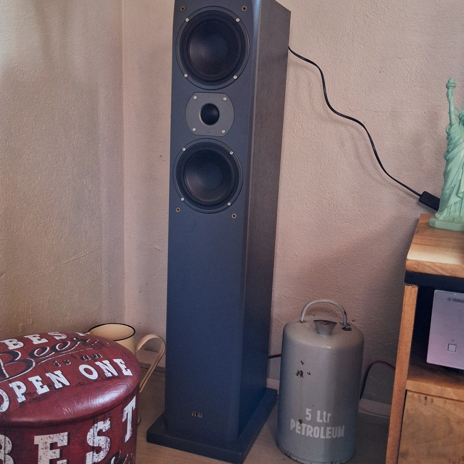 Elac speakers, Zo goed als nieuw, 120 watt of meer, Front, Rear of Stereo speakers, Ophalen